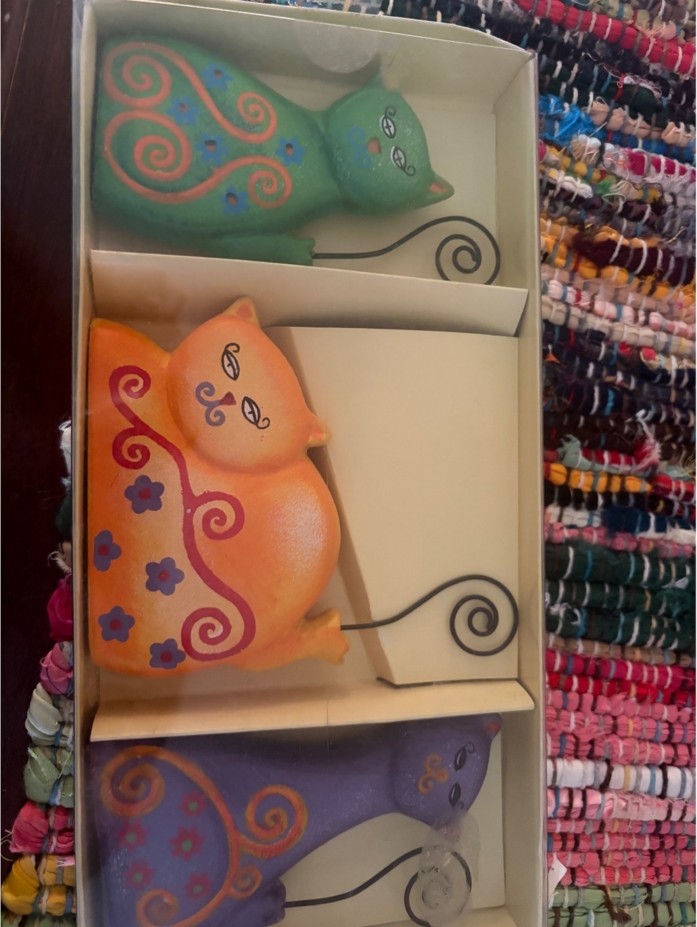 Super whimsy Y2K era cat picture holders !